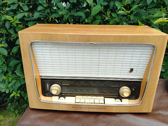 Vanha Blaupunkt -radio