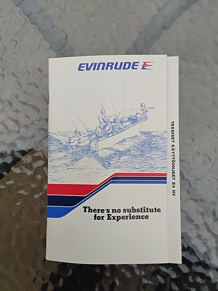 Evinrude perämoottorin omistajan käsikirja