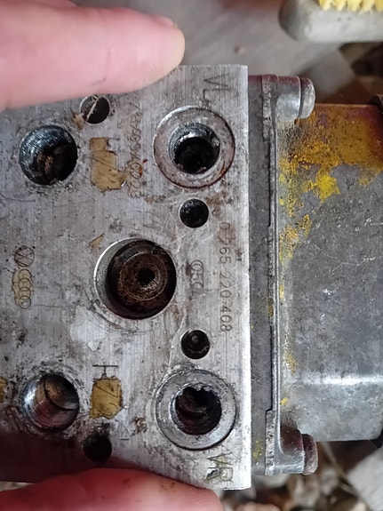 Abs-pumppu a6 98vuoden autosta