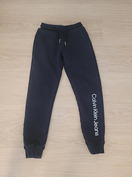 Calvin Klein collegehousut