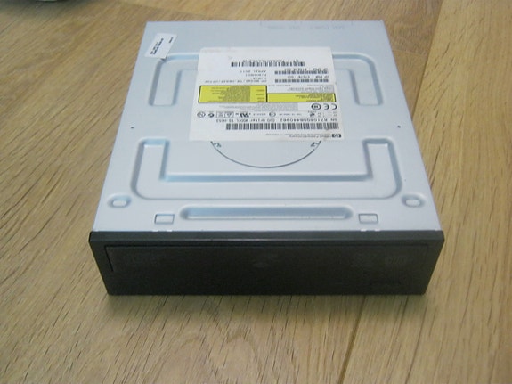 DVD-RW asema