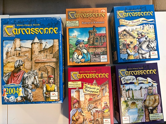Carcassonne peruspeli ja 4 kpl lisäosia