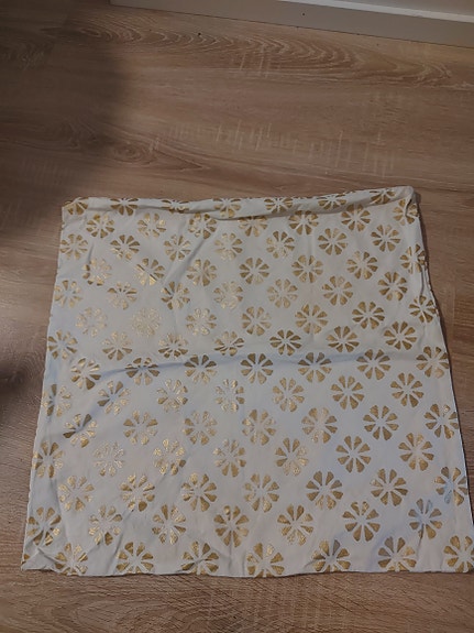 H&M Home tyynynpäällinen 50x50 cm valkoinen kultakuvio