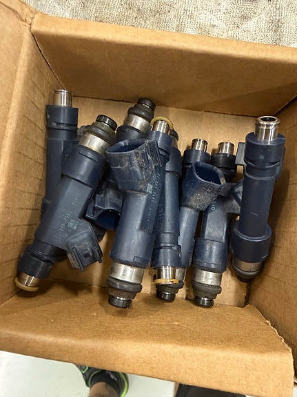 Ford F-150 SVT Raptor 6.2L OEM polttoainesuuttimet (8 kpl)