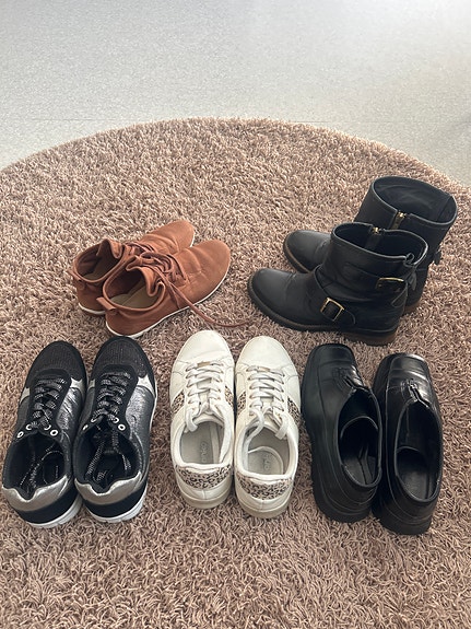 Ladies shoes and boot