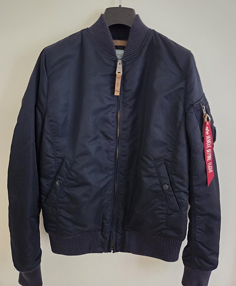Alpha Industries bomber takki (M)