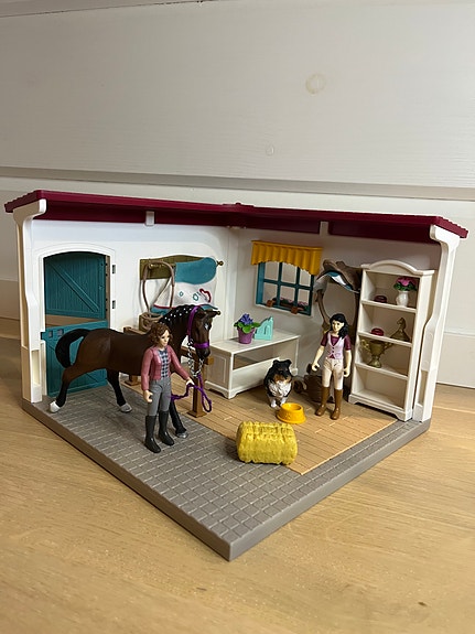 Schleich hevostalli leikkisetti