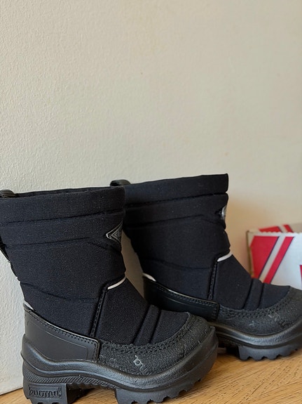 Kuoma Putkivarsi talvikengät koko 21 musta unisex