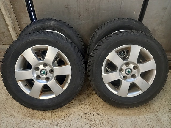 Skoda OEM 15X6" 5x112 Sava Eskimo Stud 195/65-15"