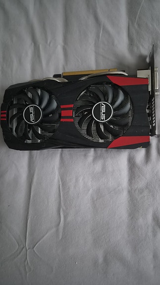 Asus näytönohjain tuplatuulettimella
