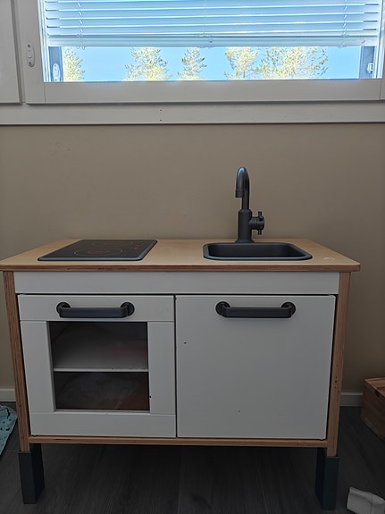 Myydään IKEAn leikkikeittiö