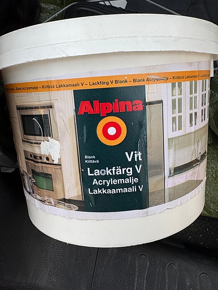 kaakeli- ja rakennusliima, Alpina valkoinen lakkamaali ja Tikkurila maalipesu