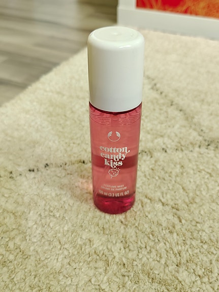 The Body Shop Cotton Candy Kiss perfume mist