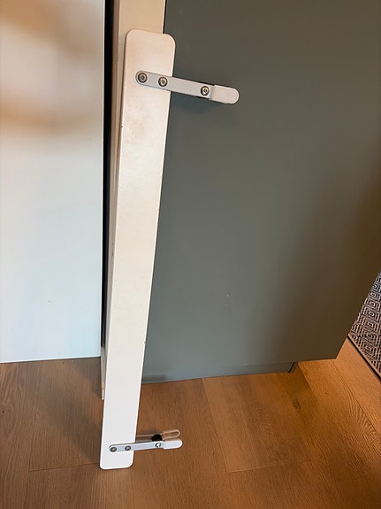 IKEA valkoinen turvaportti / sänkyportti lapsille