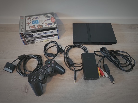 ✨PlayStation 2 Slim SCPH-77004 + 6 peliä + ohjain + kaikki johdot