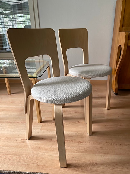 Artek tuoli 66, beige verhoiltu istuinosa
