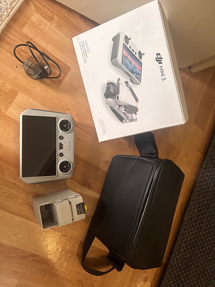 DJI Mini 3 ohjain ja akku,huomio että drone kadonnut