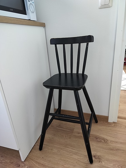 IKEA lasten tuoli musta puinen