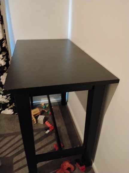 Baaripöytä ja tuolit