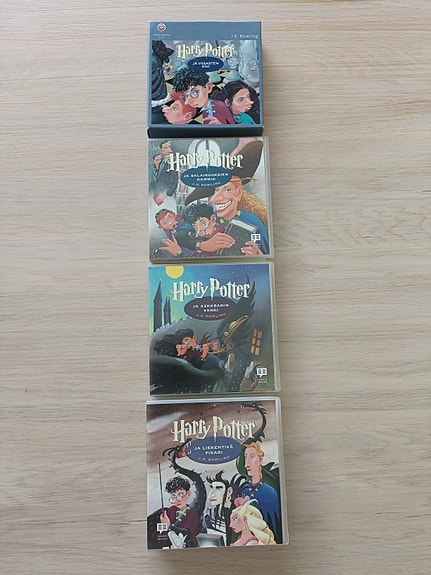 Harry Potter CD-äänikirjat 1–4 (Lukijana Vesa Vierikko)