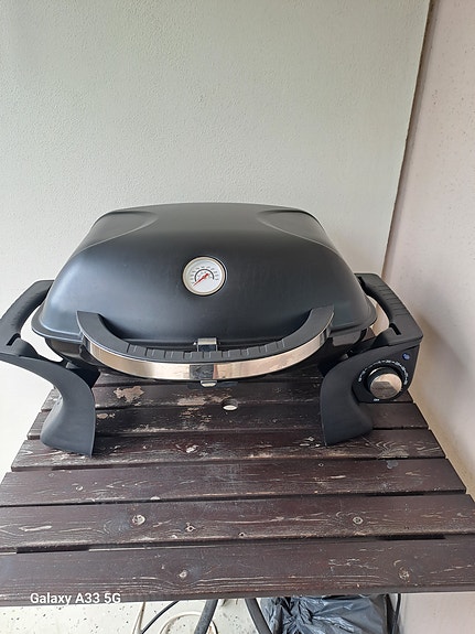 Iso sähkö grilli