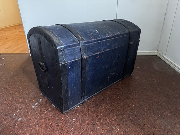 Vanha puinen arkku