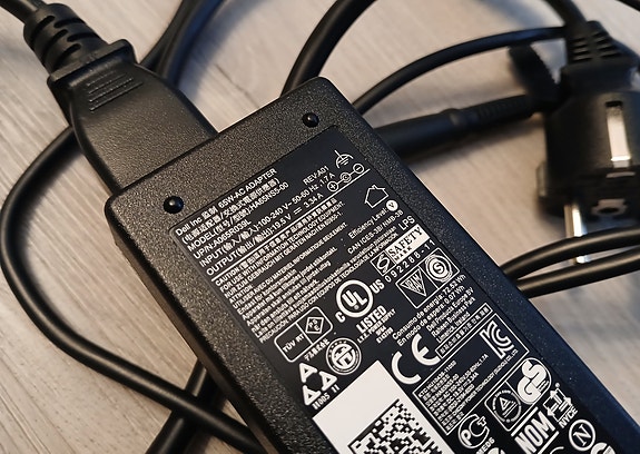 Dell läppärin laturi 65W