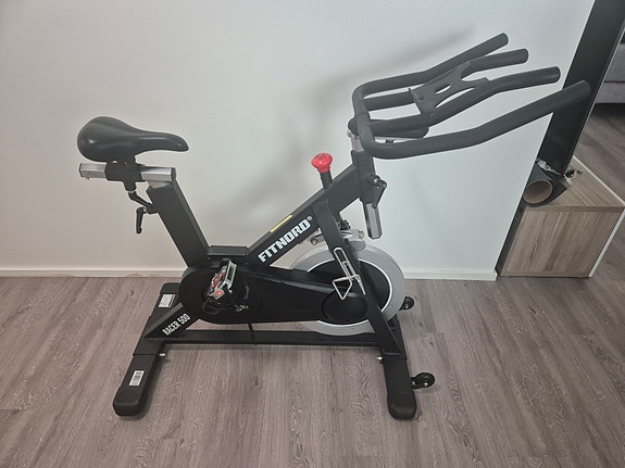 FitNord Racer 500 spinningpyörä – vähän käytetty