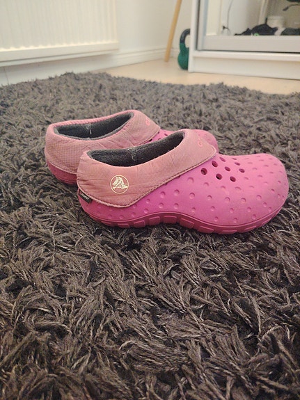 topatut crocsit noin koko 32