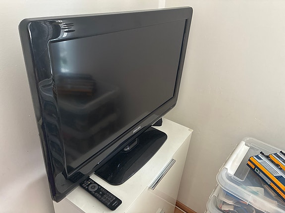Philips 32” LCD TV with Remote