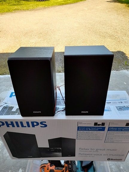 Philips kaiuttimet 2paria