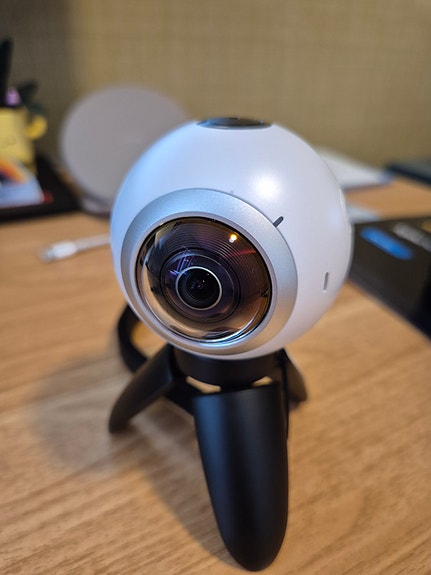 Samsung Gear 360 -kamera