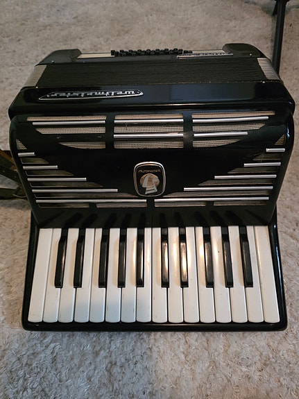 Pianohaitari Weltmeister Standard