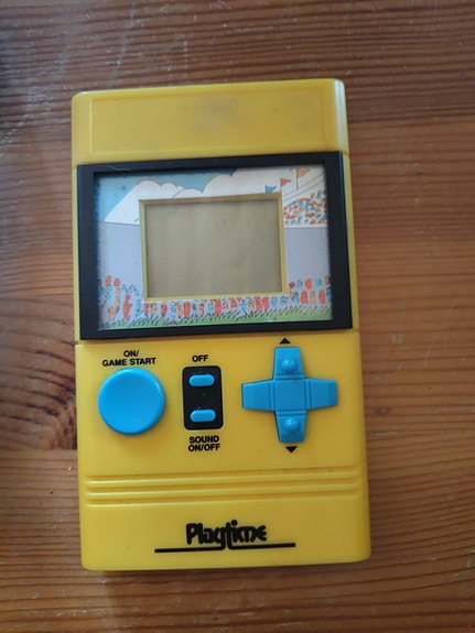 Elektroniikka Peli 1988 Vuodelta.