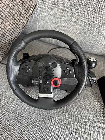 Logitech rattiohjain ja polkimet