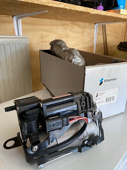 Mercedes-Benz ilmajousituksen kompressori Shipman SBLF364