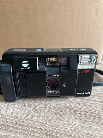 Minolta AF-Z Quartz Date filmikamera musta