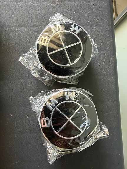 BMW vanteiden keskikuppeja, uusia