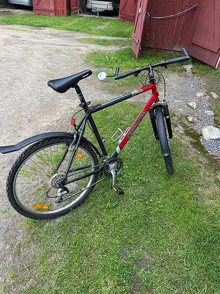 Nakamura maastopyörä 26" 56 cm miesten.