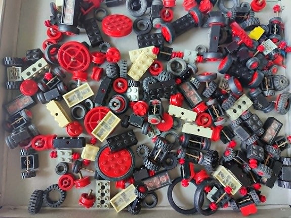 Lego auton renkaita, vanteita, akseleita, vintage, Helsinki-Klaukkala