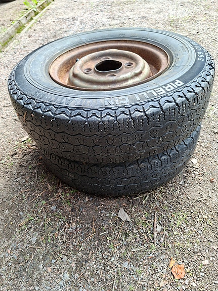 Pirelli Cinturato P3 rengas vanteella