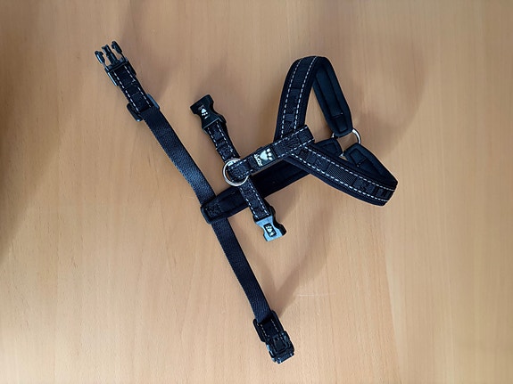 Hurtta valjaat 35–45 cm musta