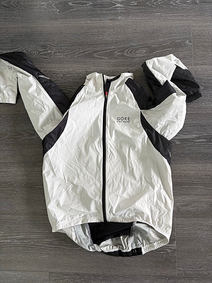 Gore Bike Wear pyöräilysadetakki L