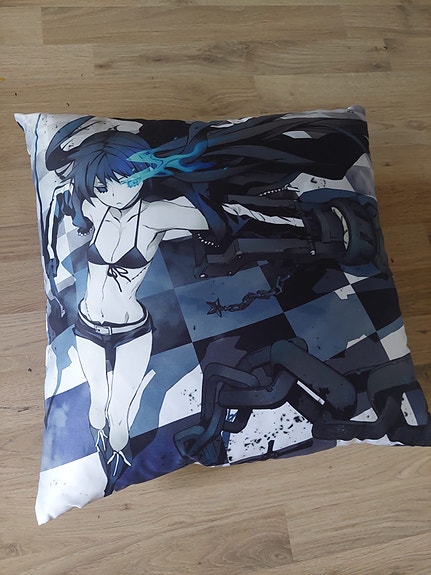 Black Rock Shooter anime-aiheinen koristetyyny