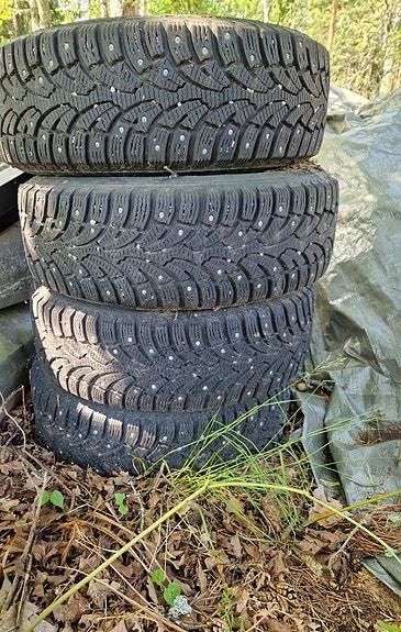 Bridgestone talvirenkaat alumiinivanteilla