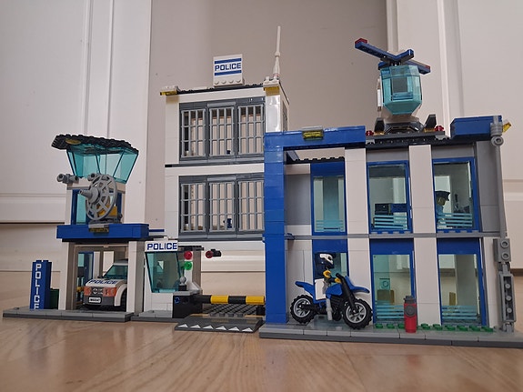 LEGO City poliisiasema