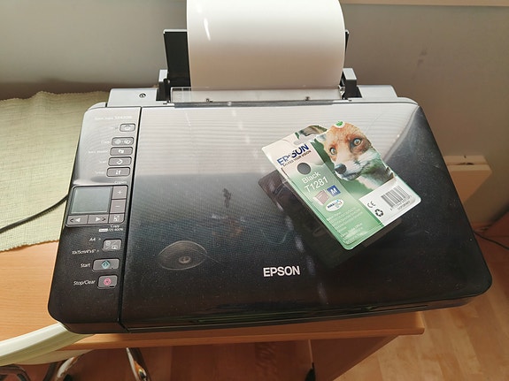Epson Stylus SX420W -väritulostin