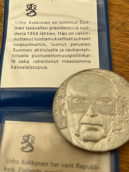 Urho Kekkosen juhlaraha 10 markkaa vuodelta 1975