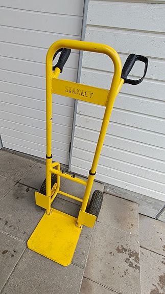 Stanley nokkakärry ilmakumirenkailla