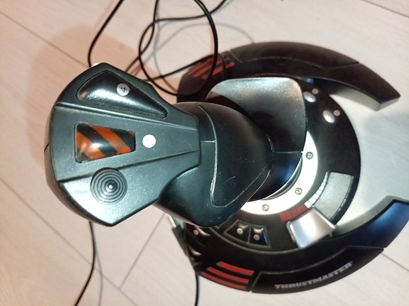 Thrustmaster T-flight stick v.4